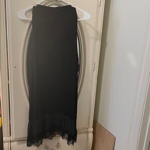 Black Sleeveless tunic wit Lace Hem